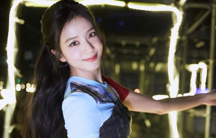 Jisoo BLACKPINK Tampil Memukau di Coachella 2025